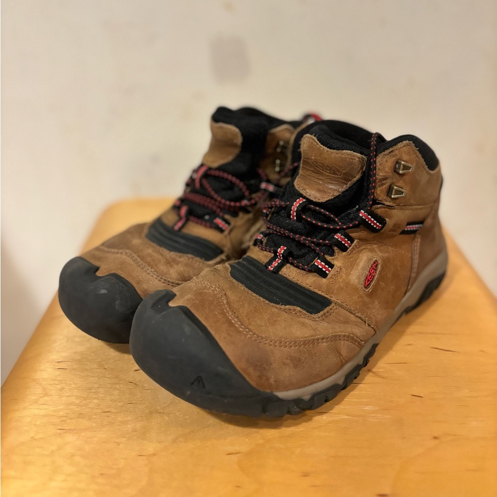 Keen Ridge Flex hiking boots. Size 6 - quicklace system